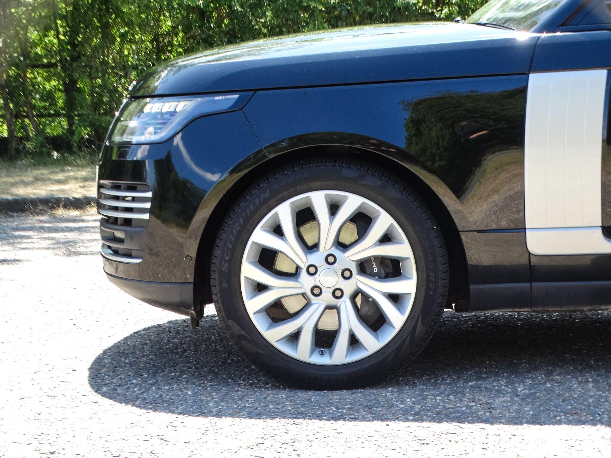 Land Rover Range Rover view 5
