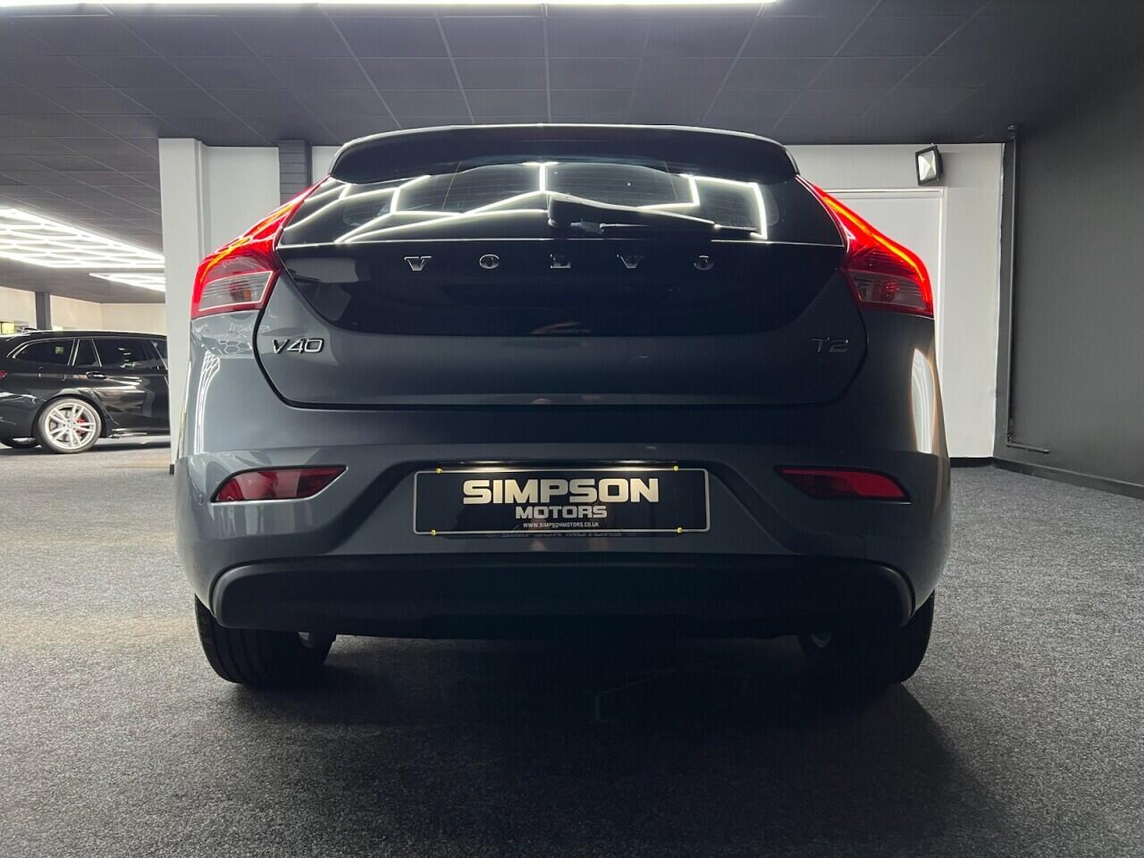 Volvo V40 view 10
