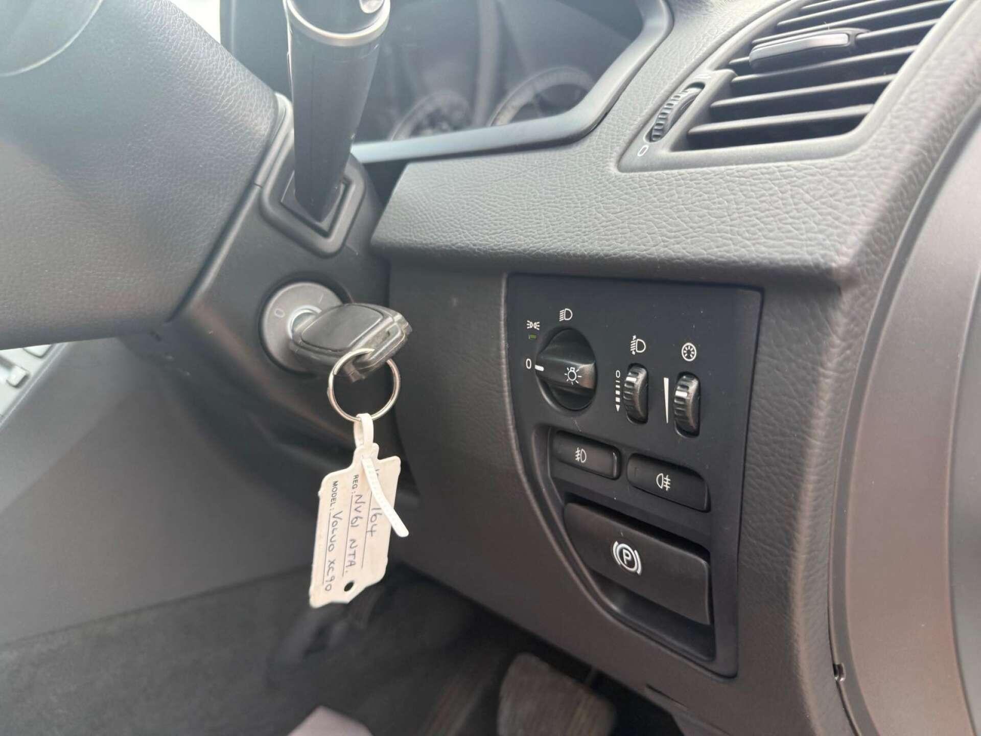 Volvo XC90 view 27