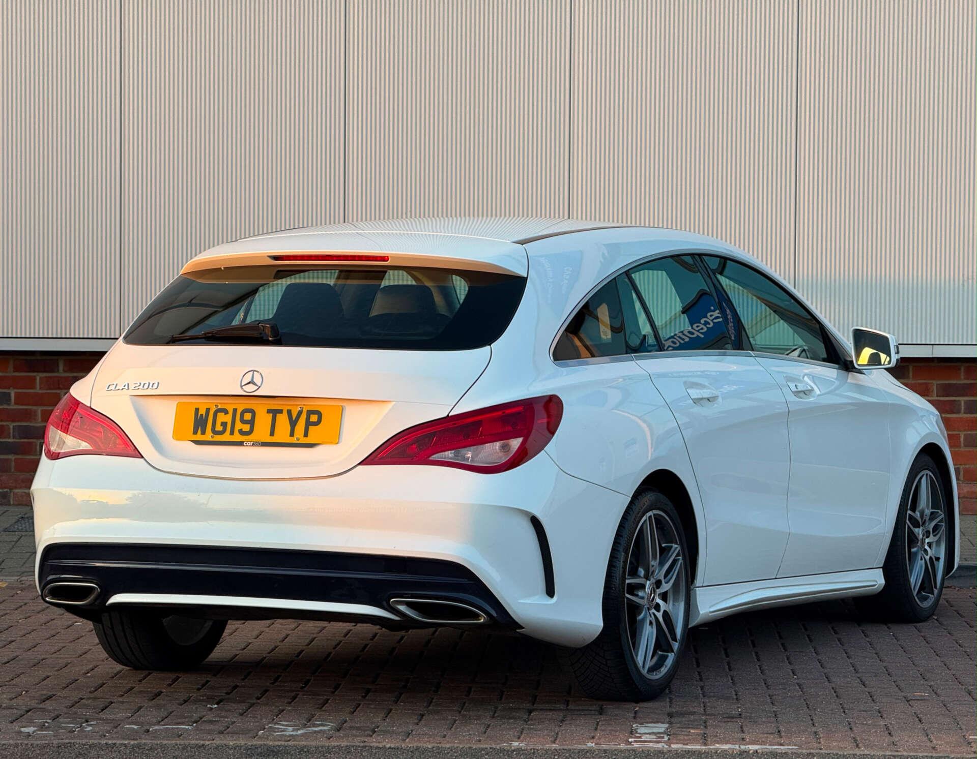Mercedes-Benz Cla view 11
