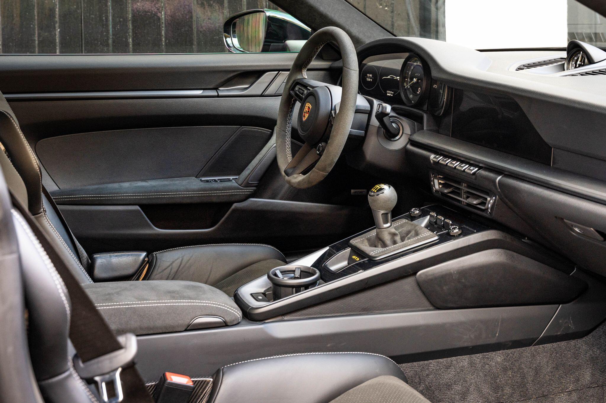 Porsche 911 view 21