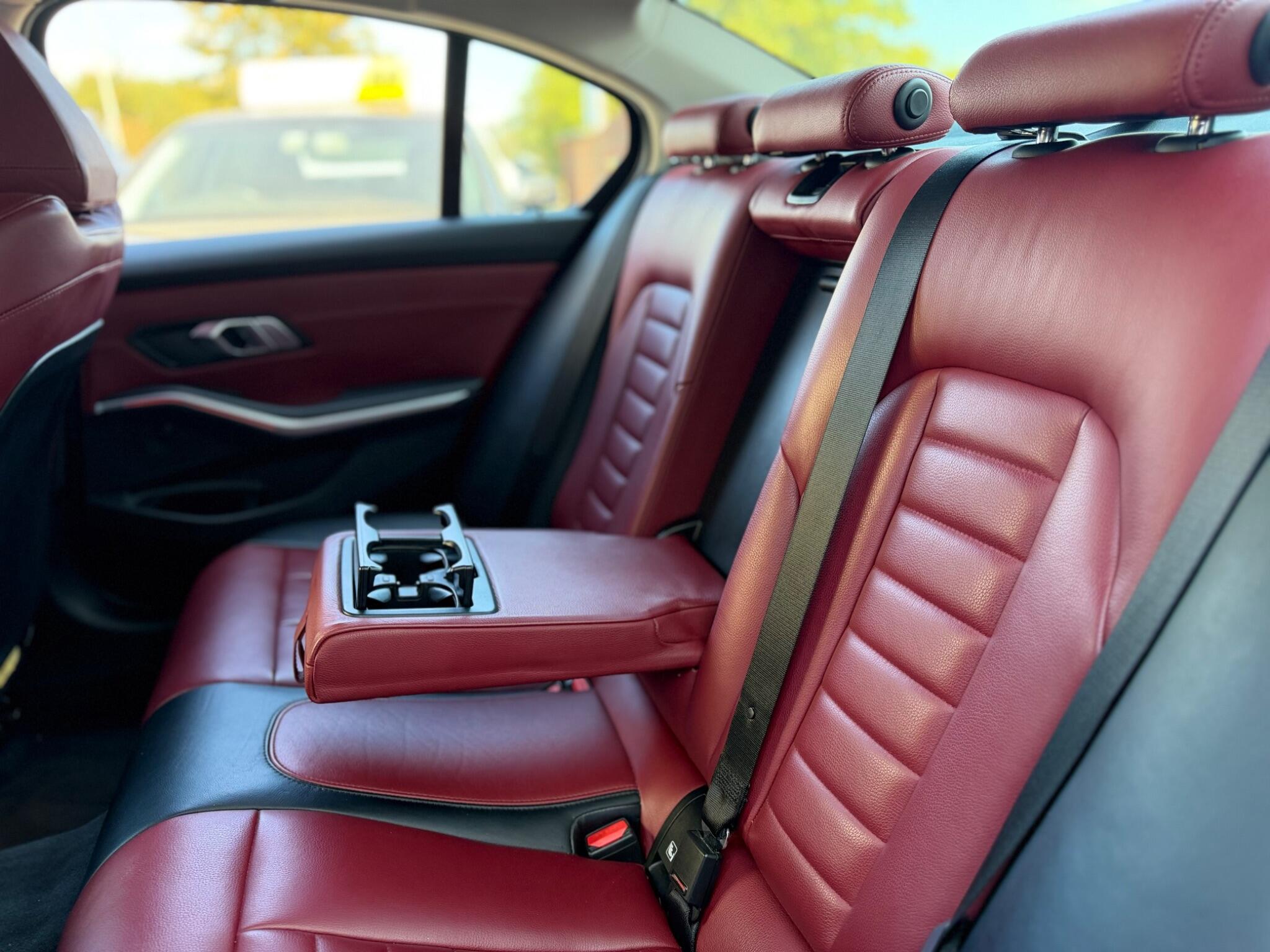 BMW 3 Series view 27