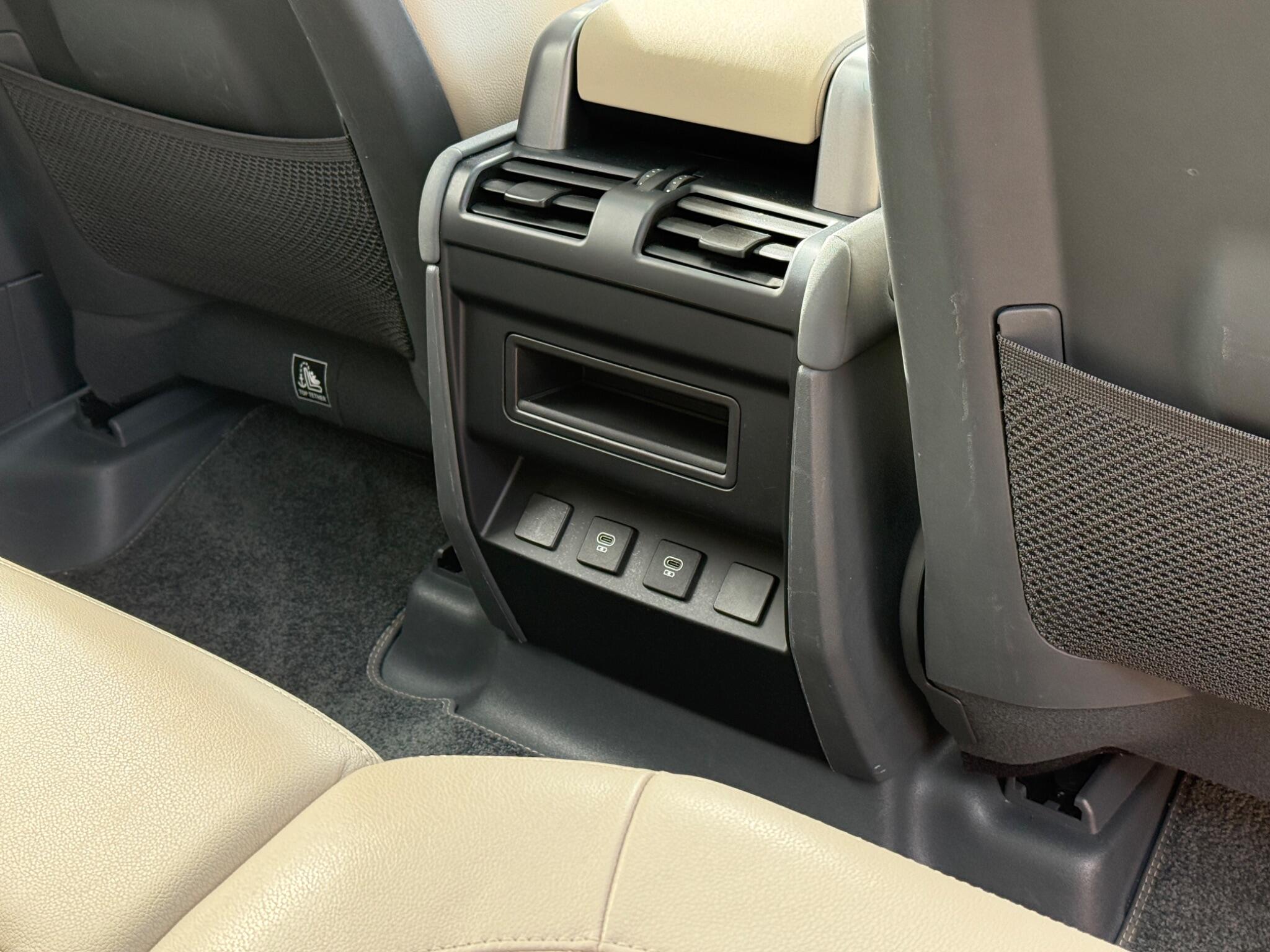 Land Rover Defender view 44