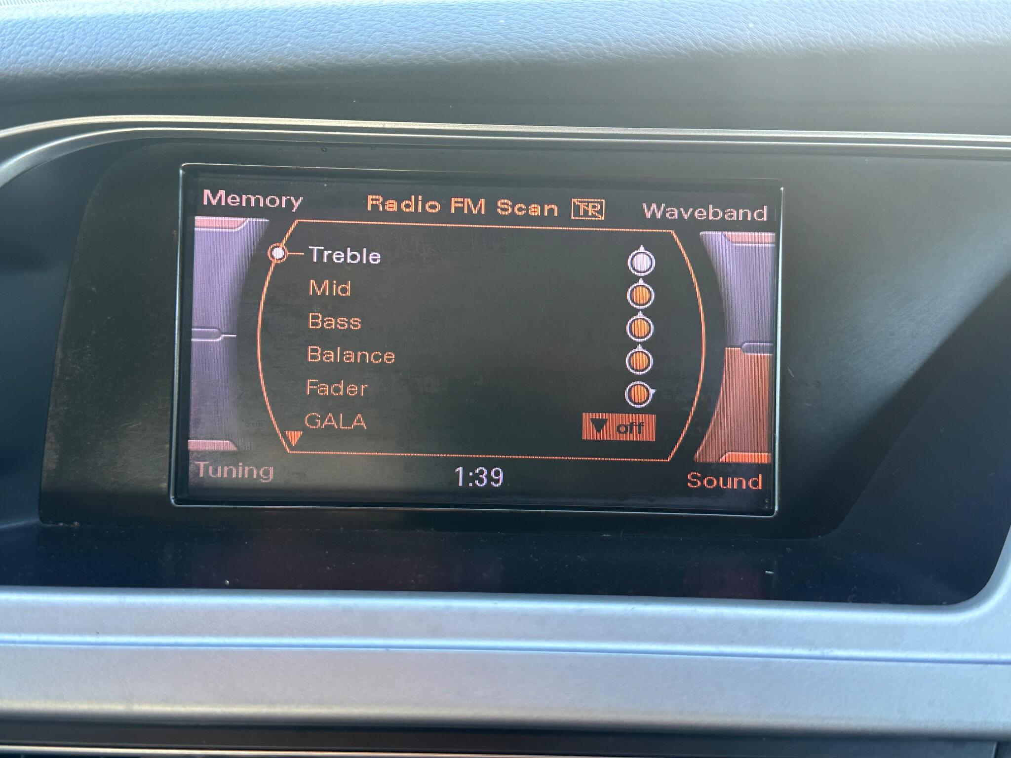 Audi A4 Avant view 26