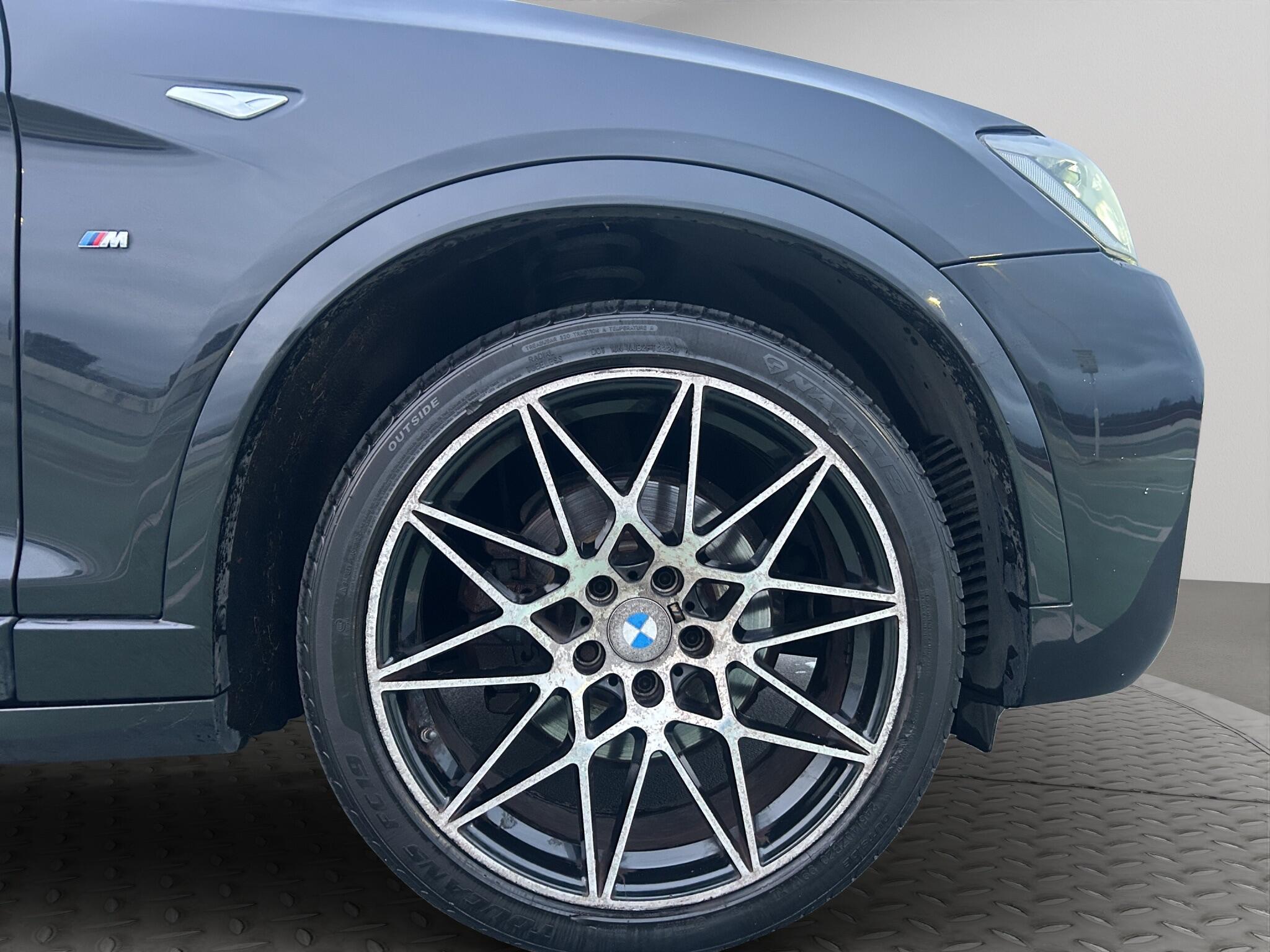 BMW X4 view 17