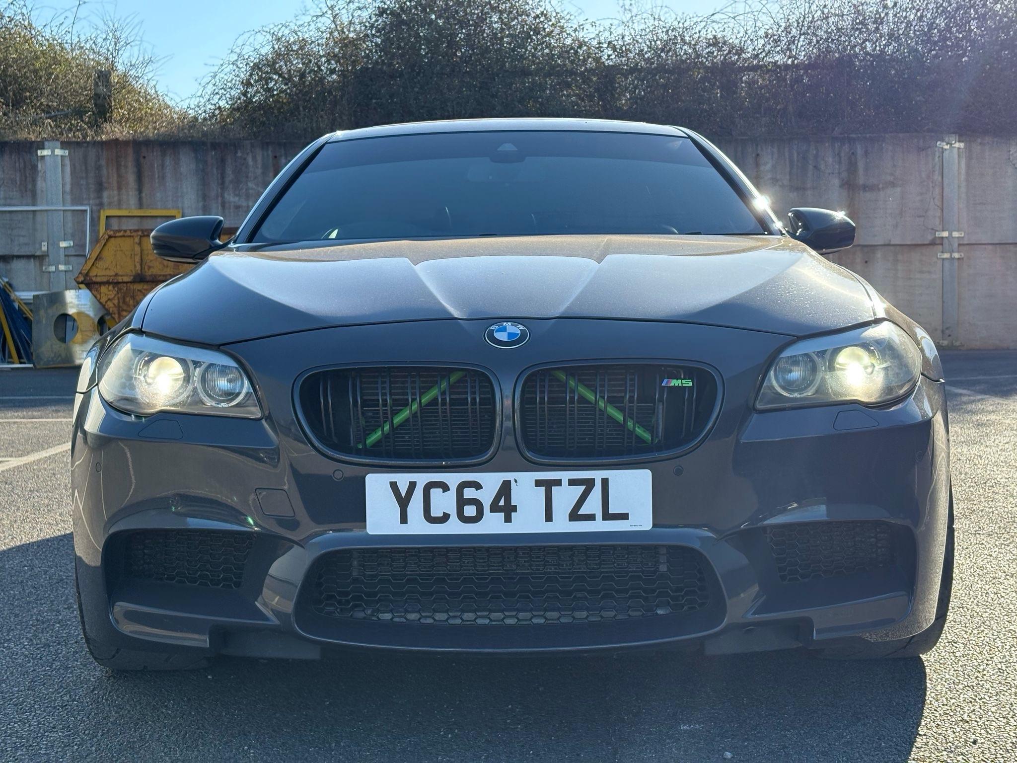 BMW M5 view 6