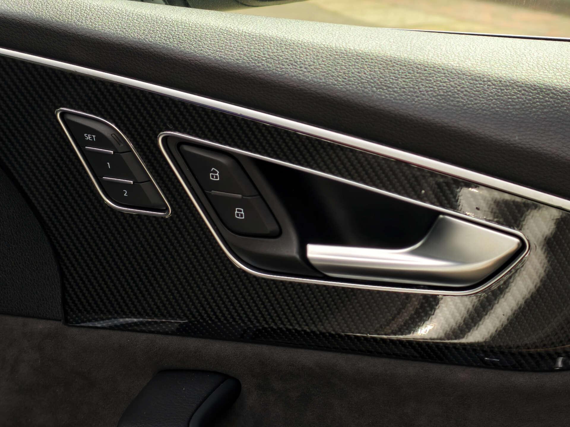 Audi Q8 view 35