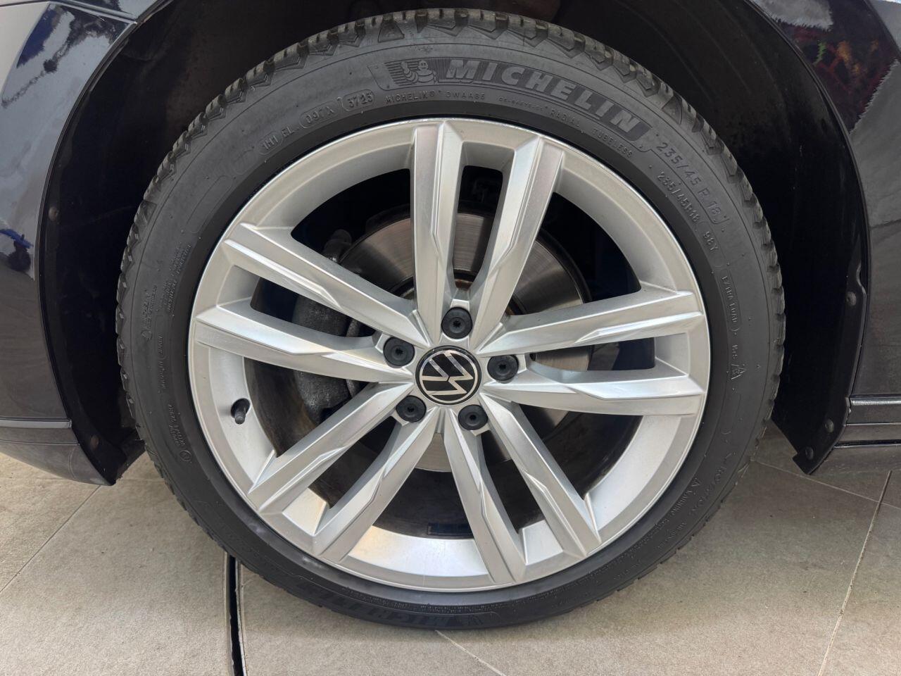 Volkswagen Passat view 27
