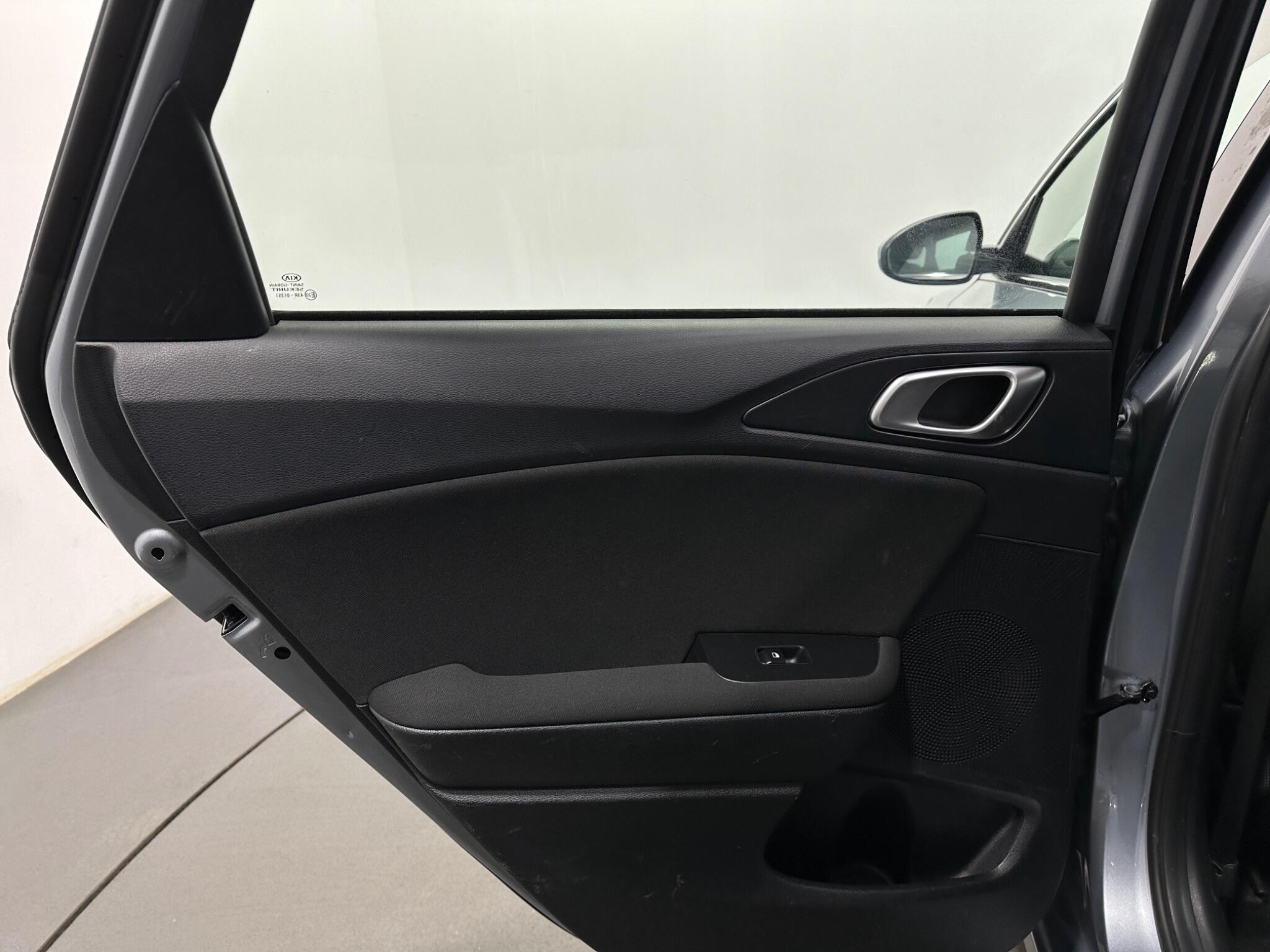 Kia Ceed view 39