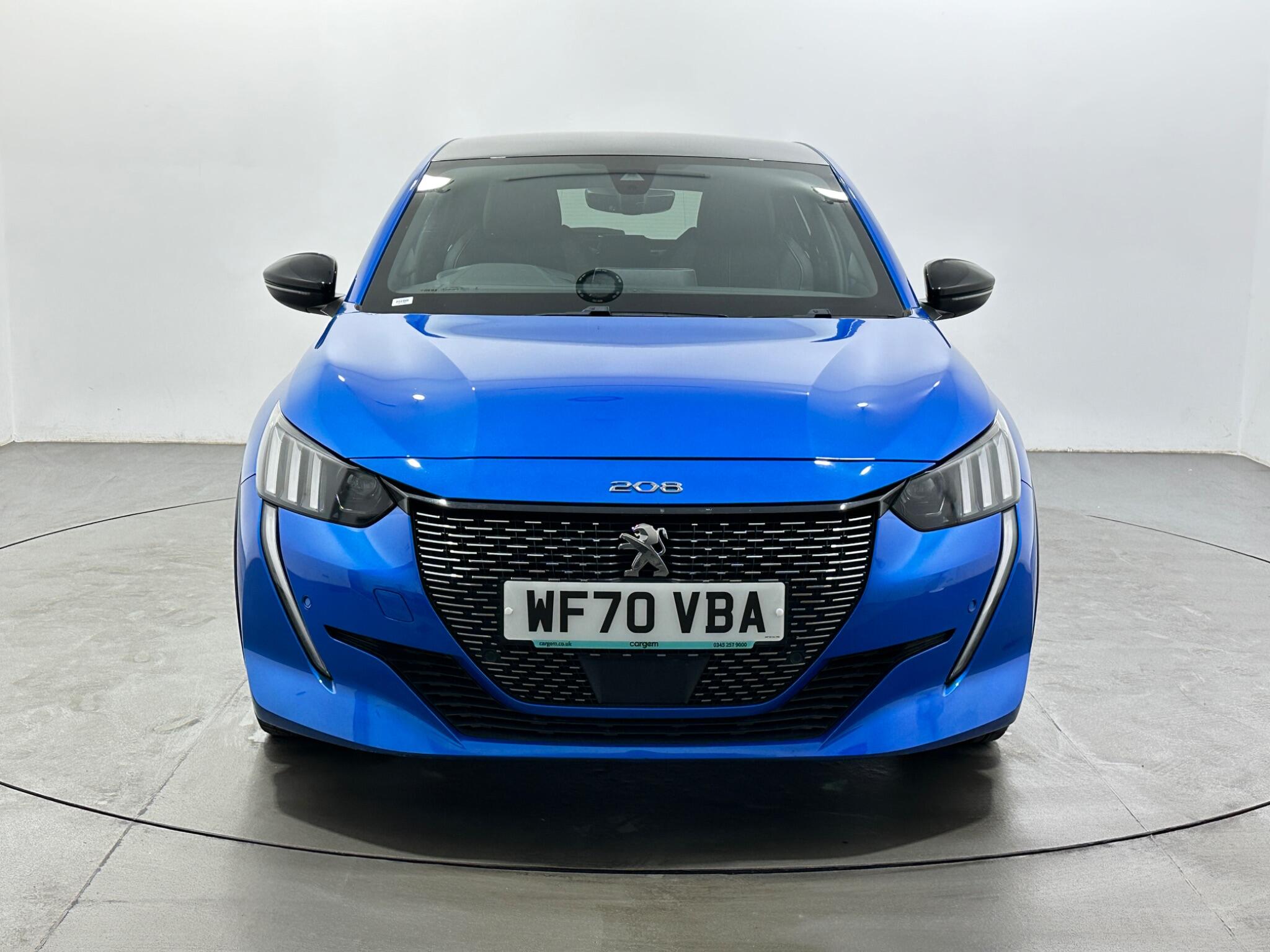 Peugeot 208 view 3