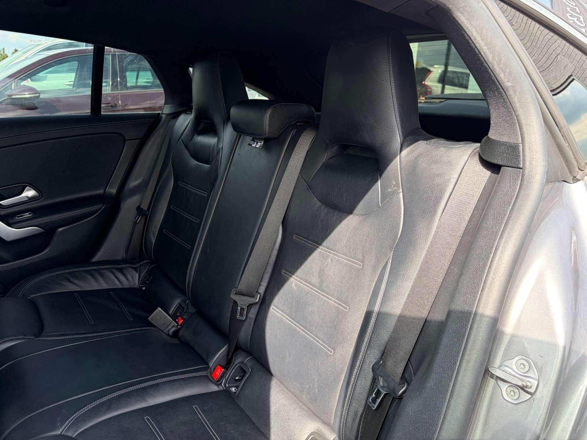 Mercedes-Benz Cla view 24
