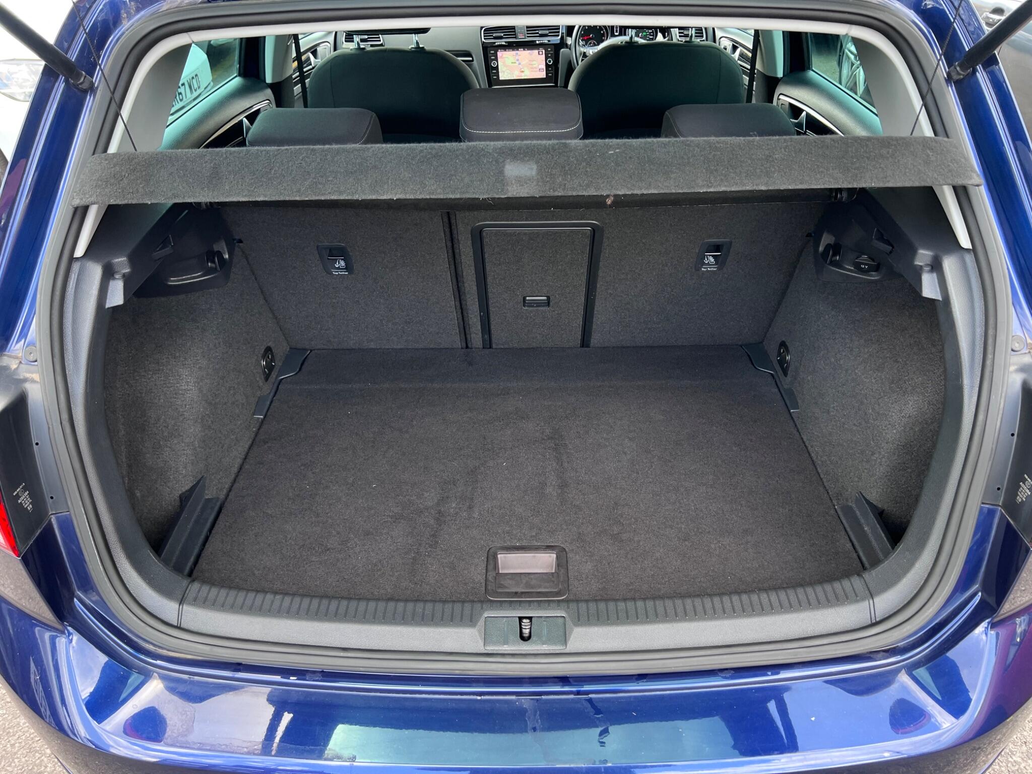 Volkswagen Golf view 38