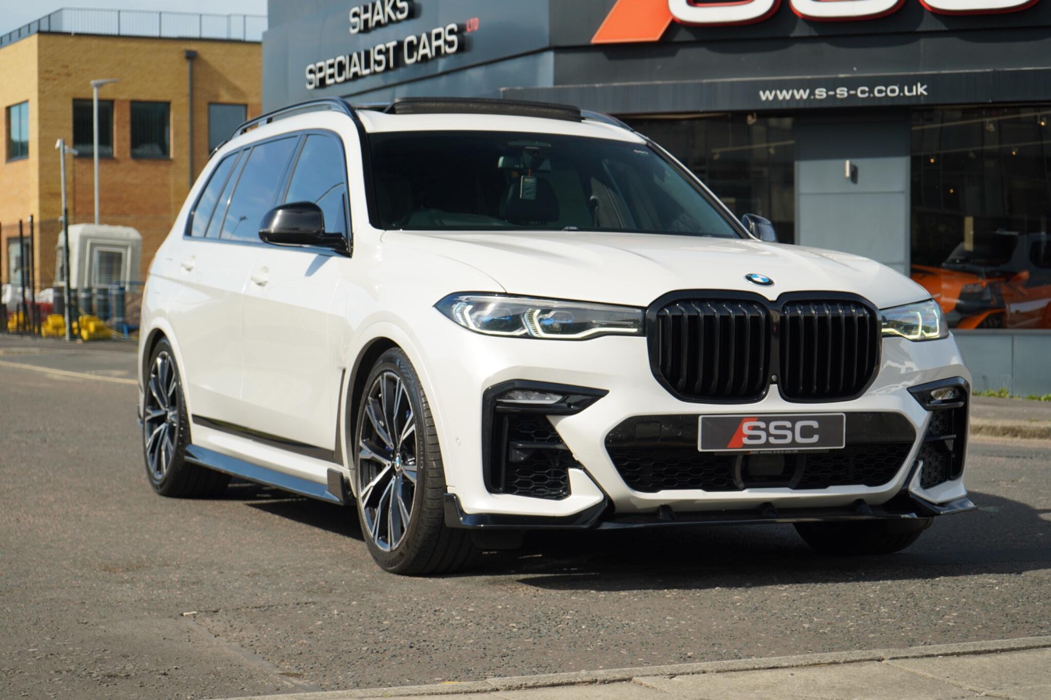 BMW X7 view 5