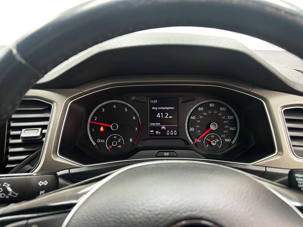 Volkswagen T-Roc view 18