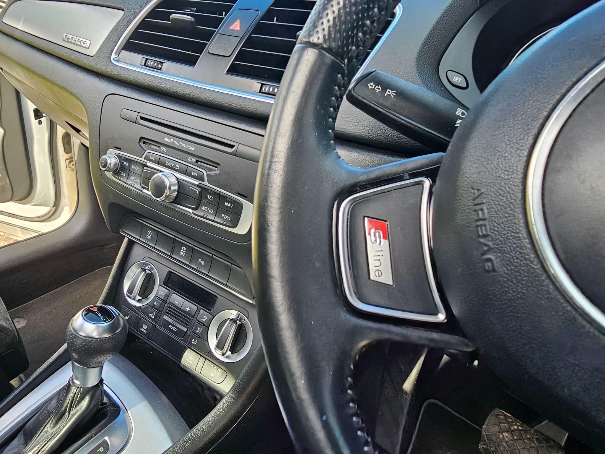 Audi Q3 view 28