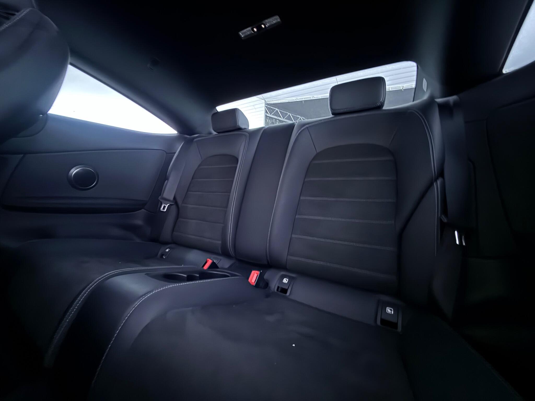 Mercedes-Benz C-Class view 31