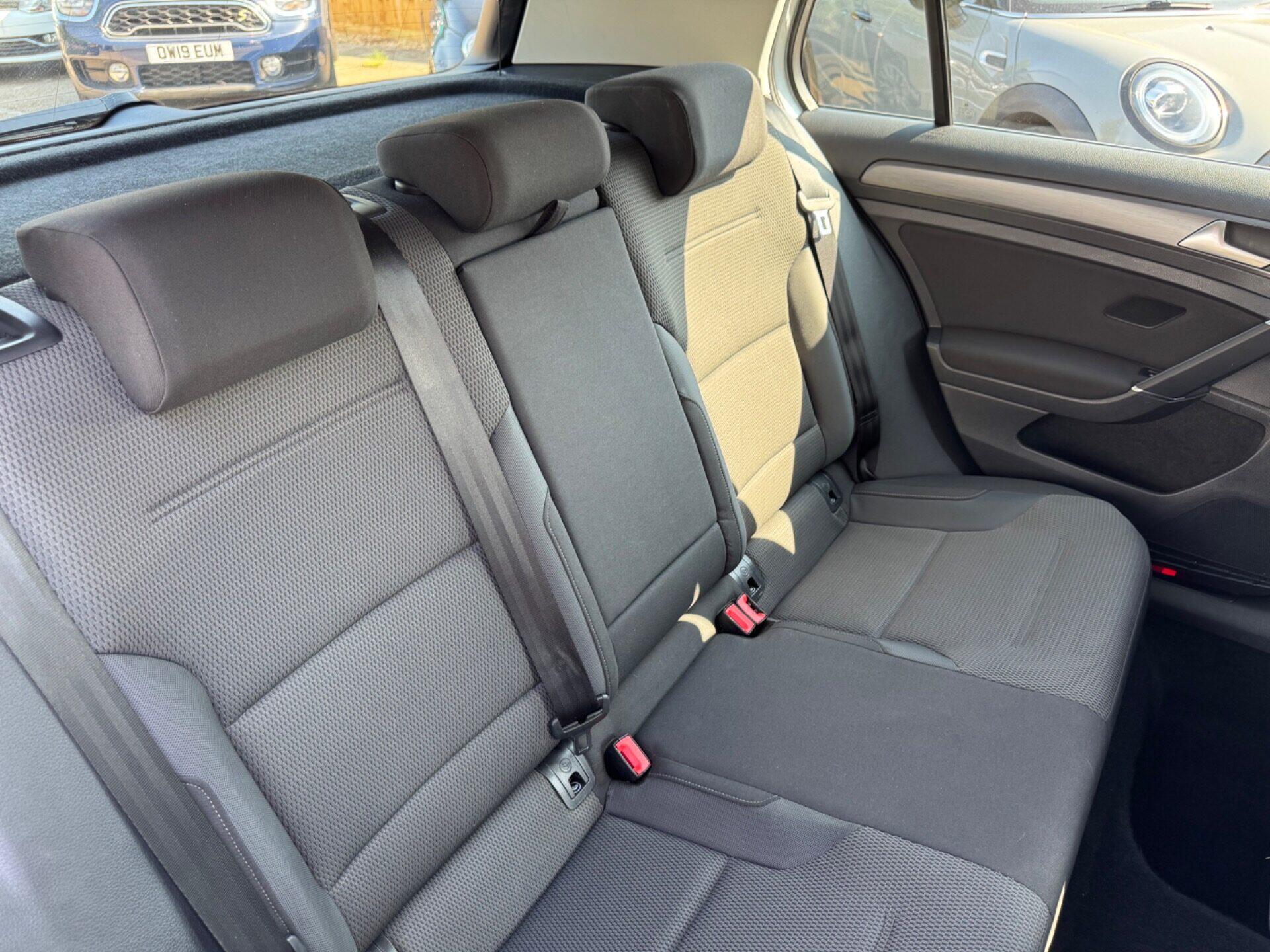 Volkswagen Golf view 46
