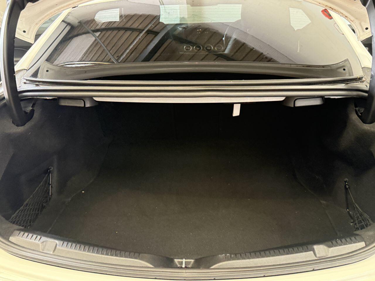 Mercedes-Benz E Class view 17