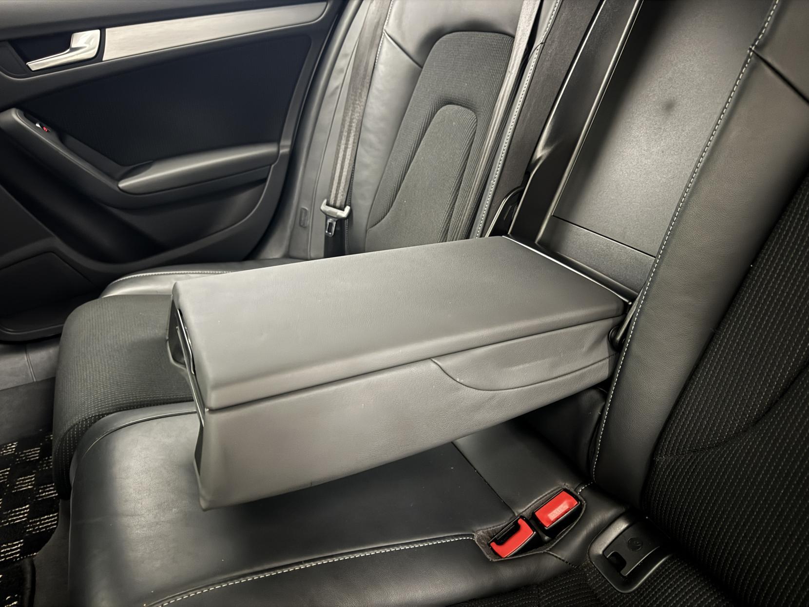Audi A4 Avant view 53