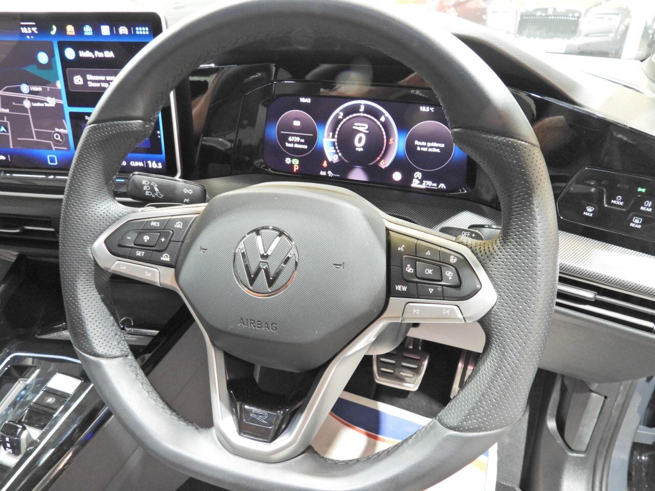 Volkswagen Golf view 17