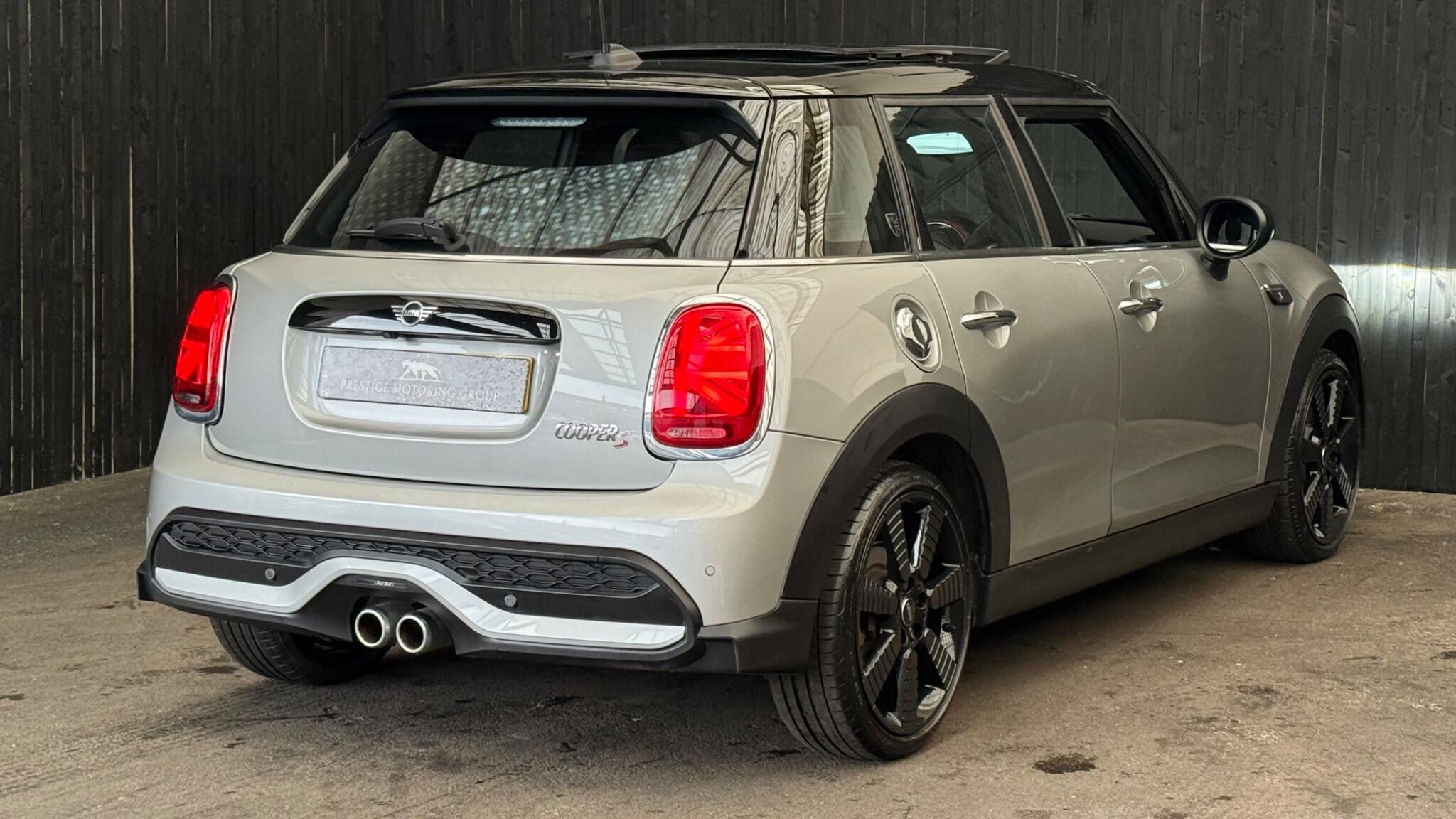 Mini Hatch view 25