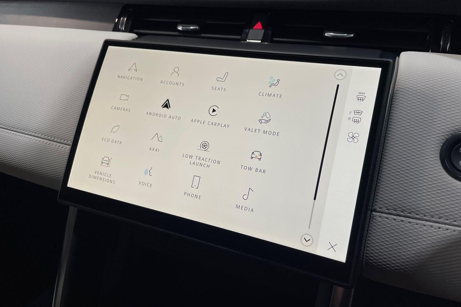 Land Rover Discovery Sport view 31