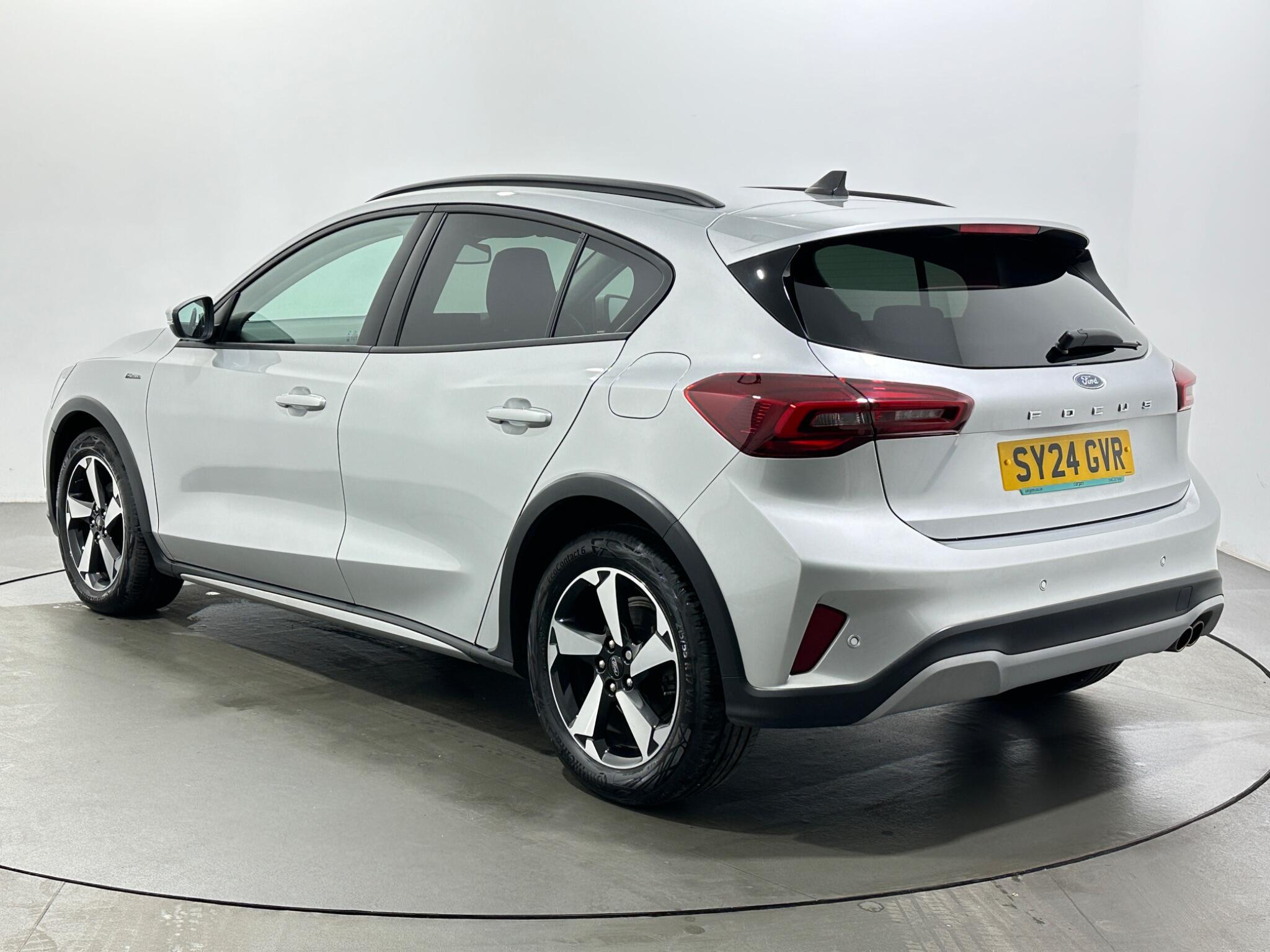 Ford Focus view 6