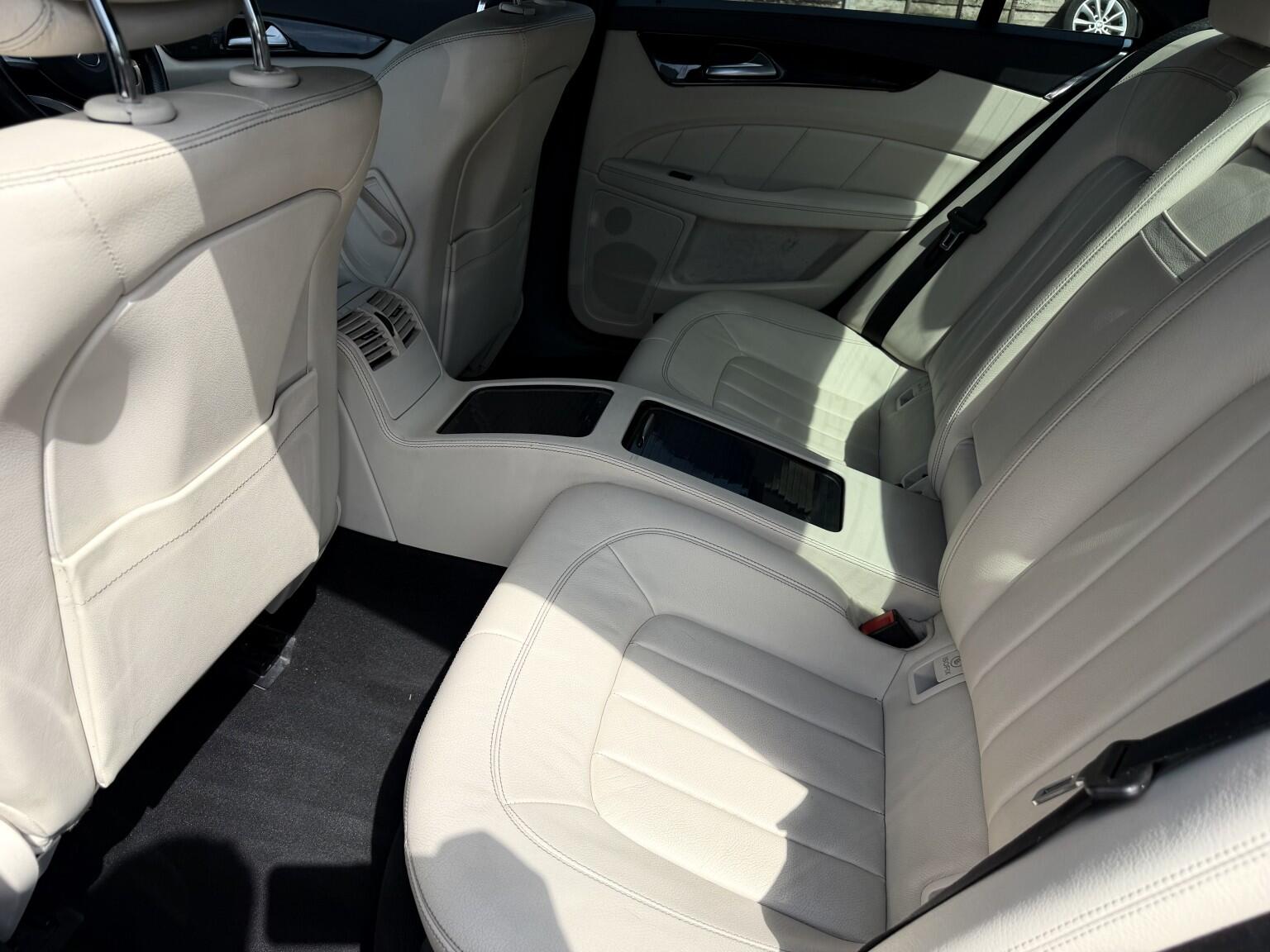 Mercedes-Benz CLS view 27