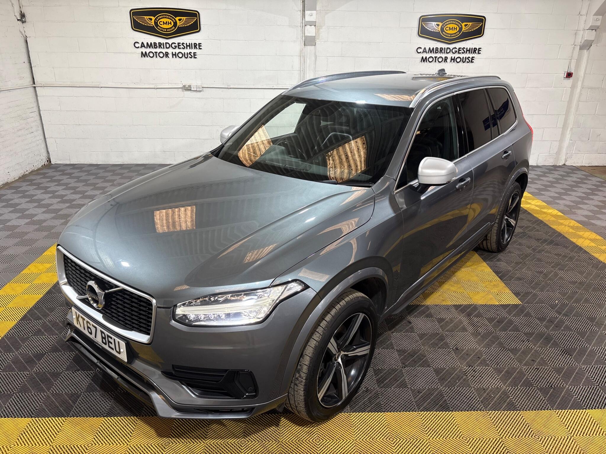 Volvo XC90 view 3