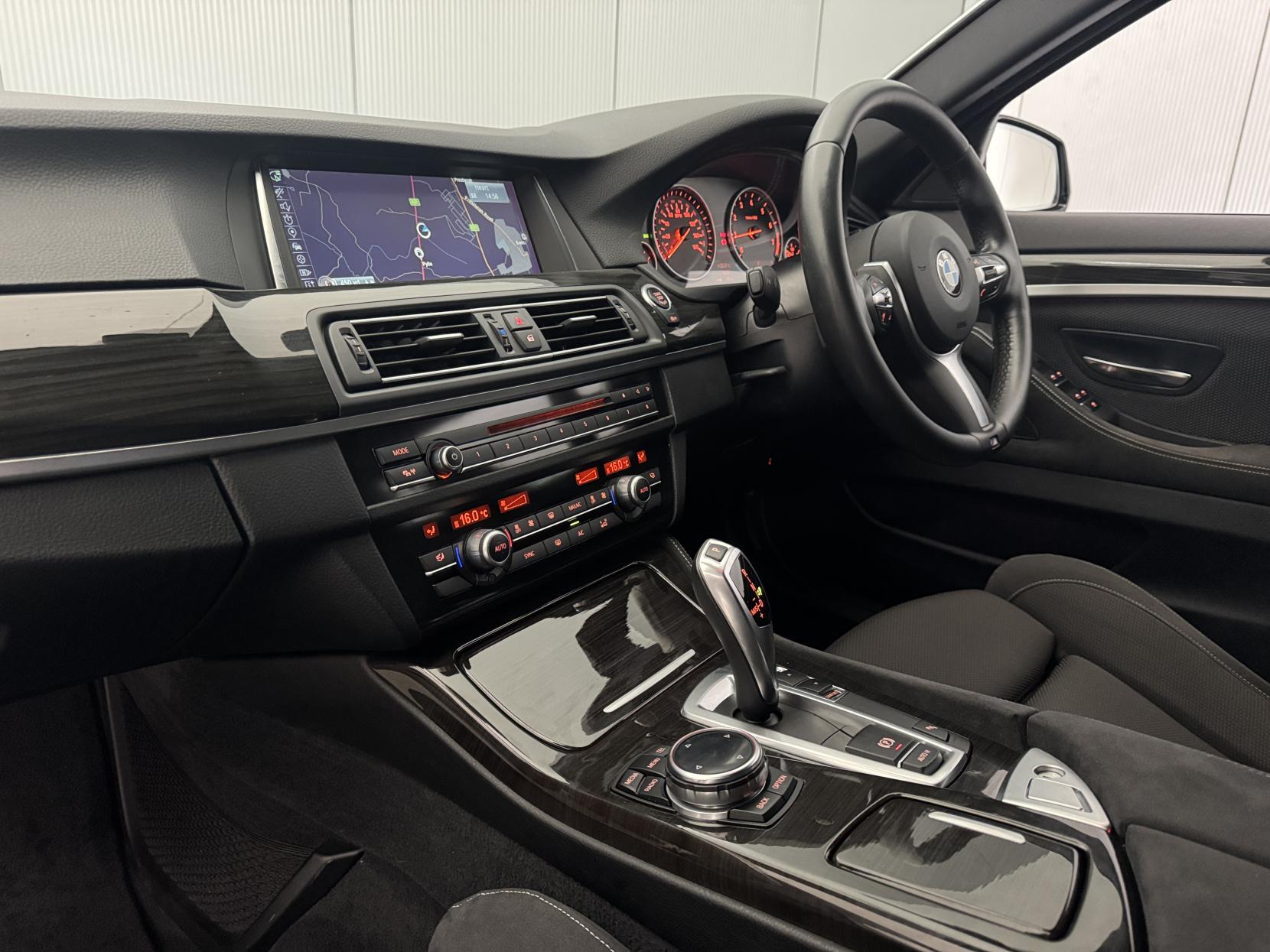 BMW 5 Series view 61