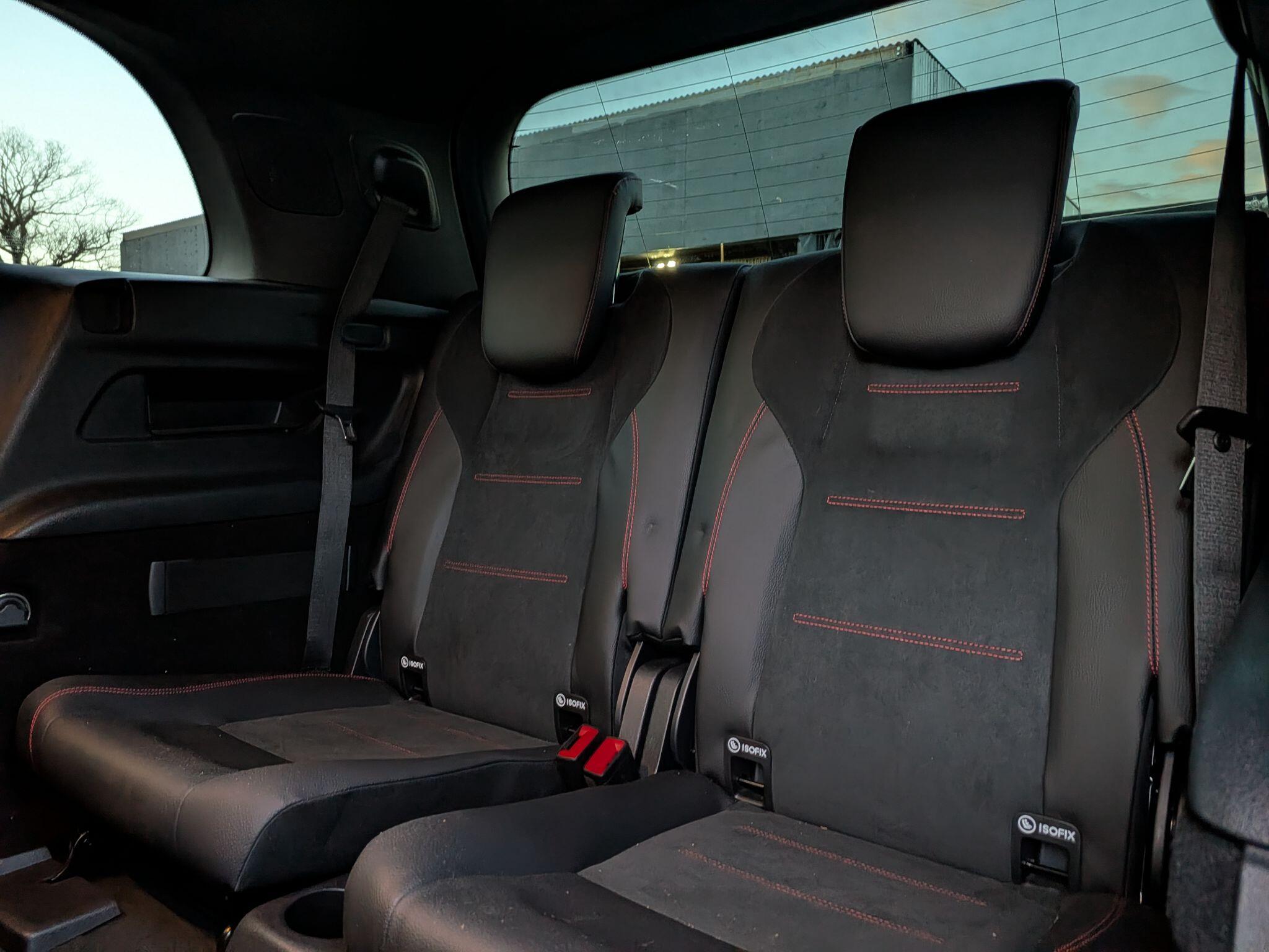Mercedes-Benz GLB view 31