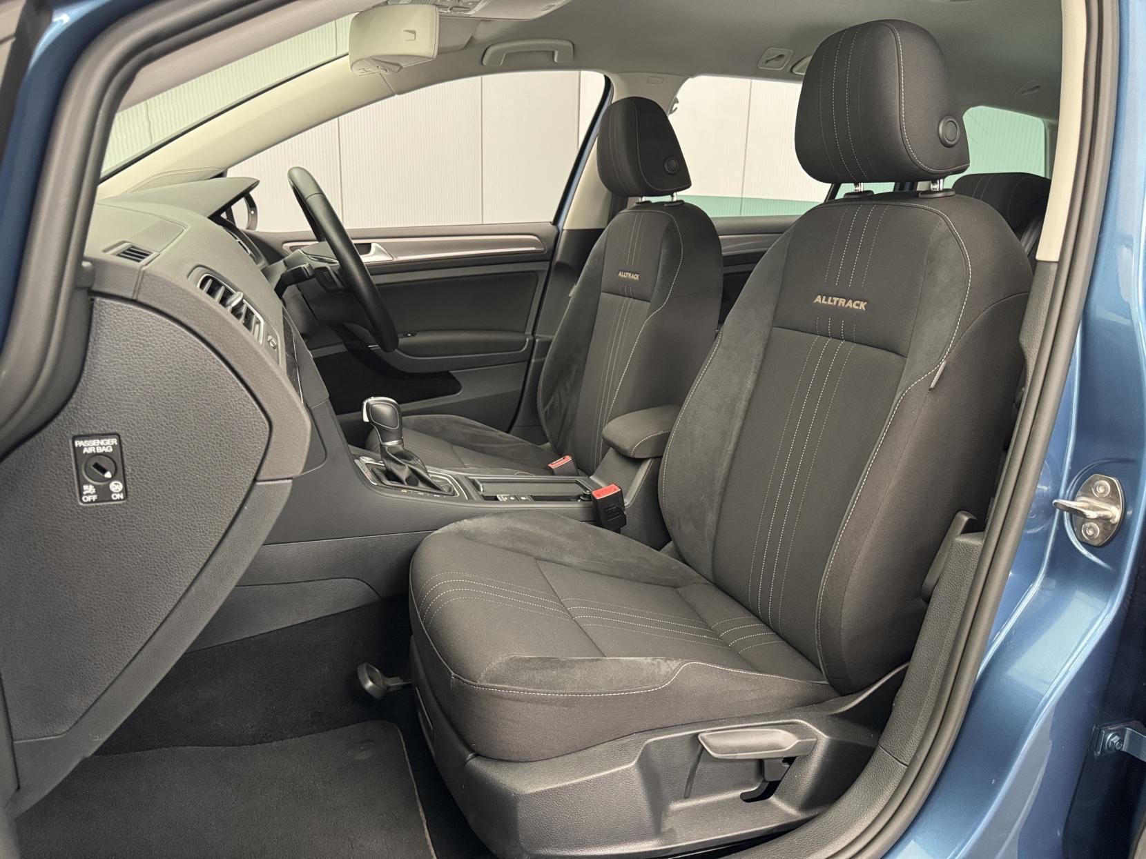 Volkswagen Golf view 44
