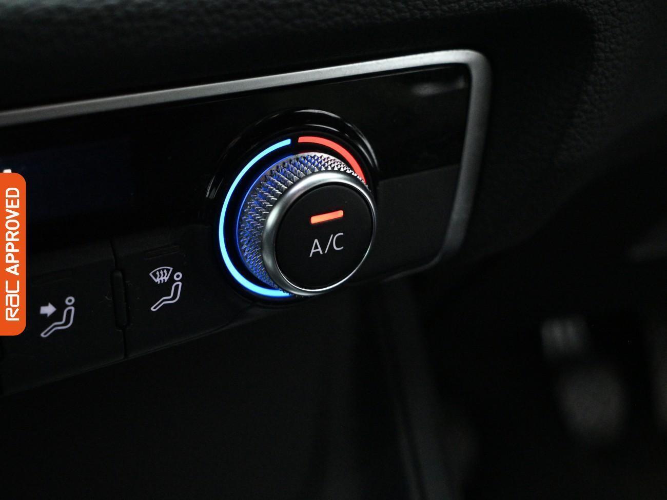 Audi Q3 view 17