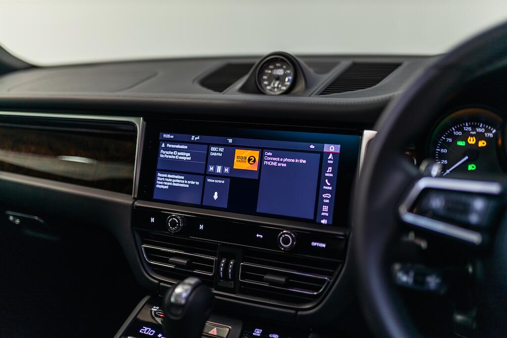 Porsche Macan view 38