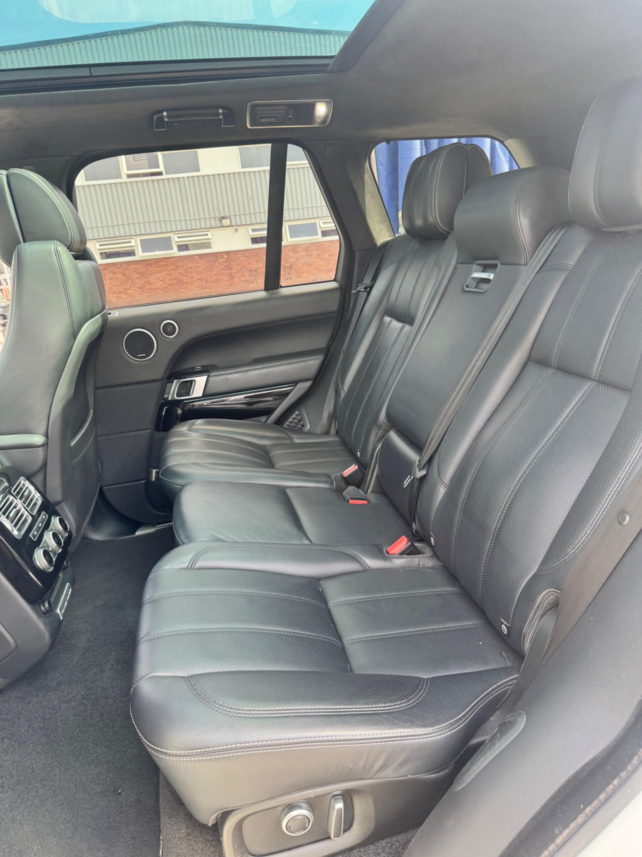 Land Rover Range Rover view 24