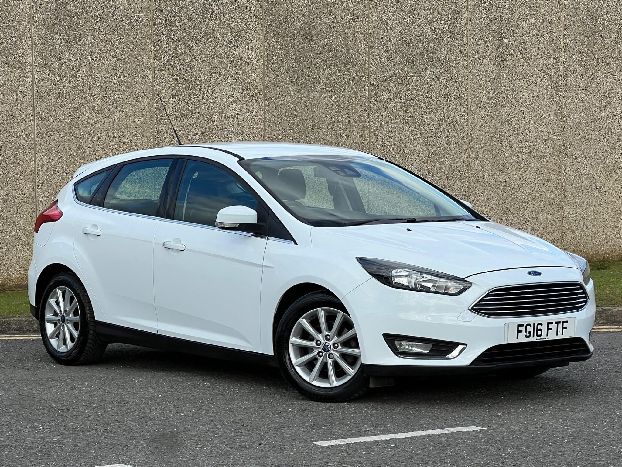 Ford Focus view 2
