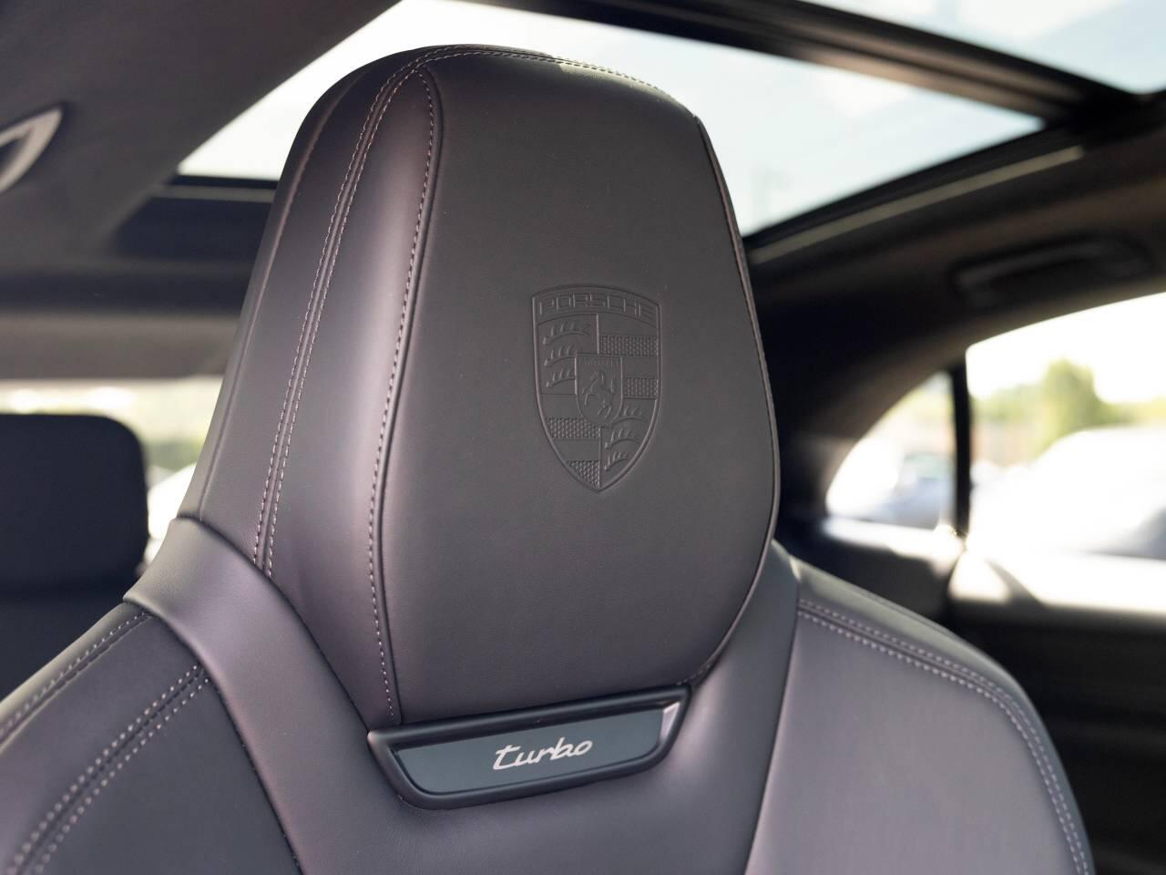 Porsche Macan view 73
