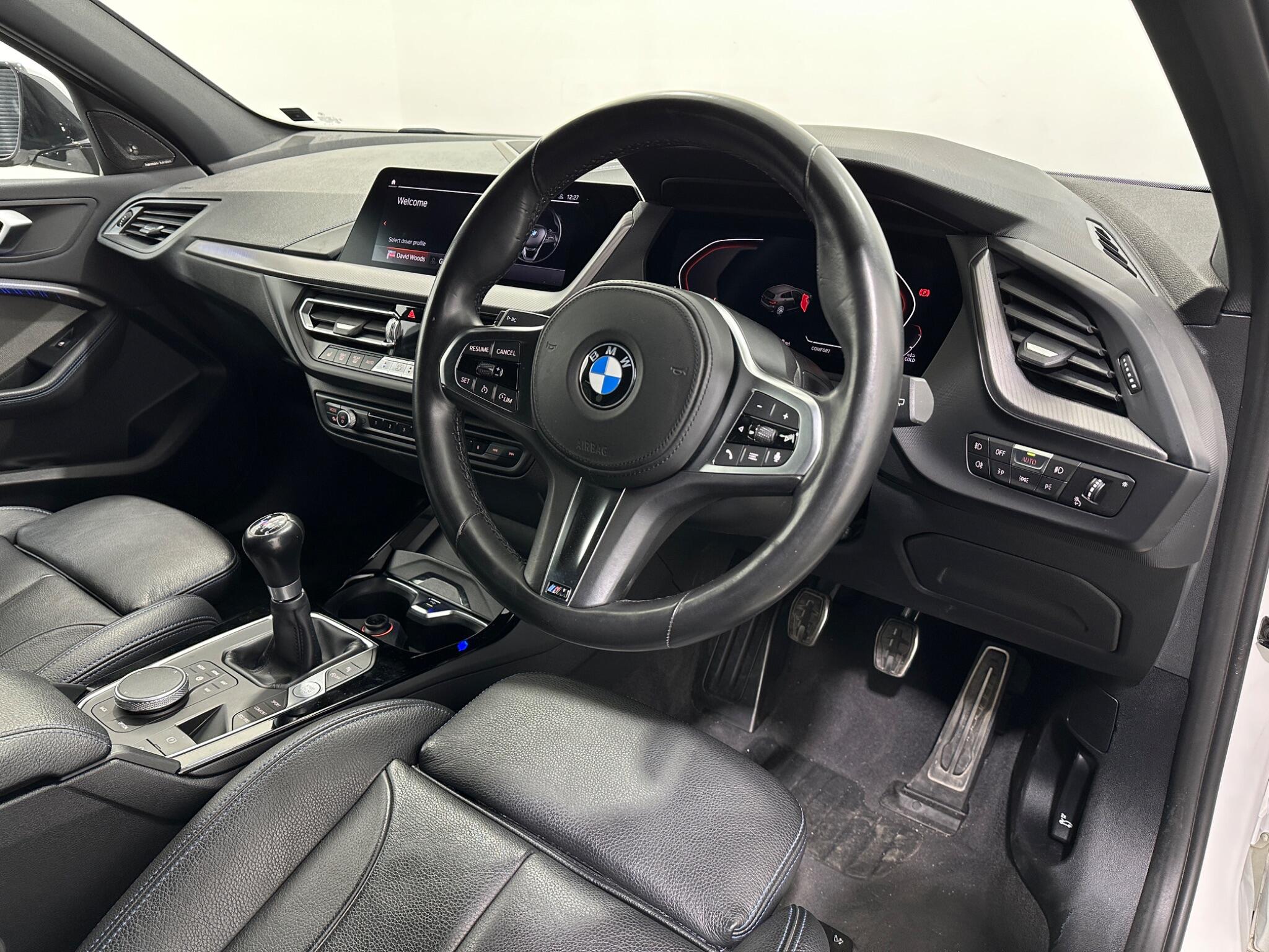 BMW 1 Series view 11