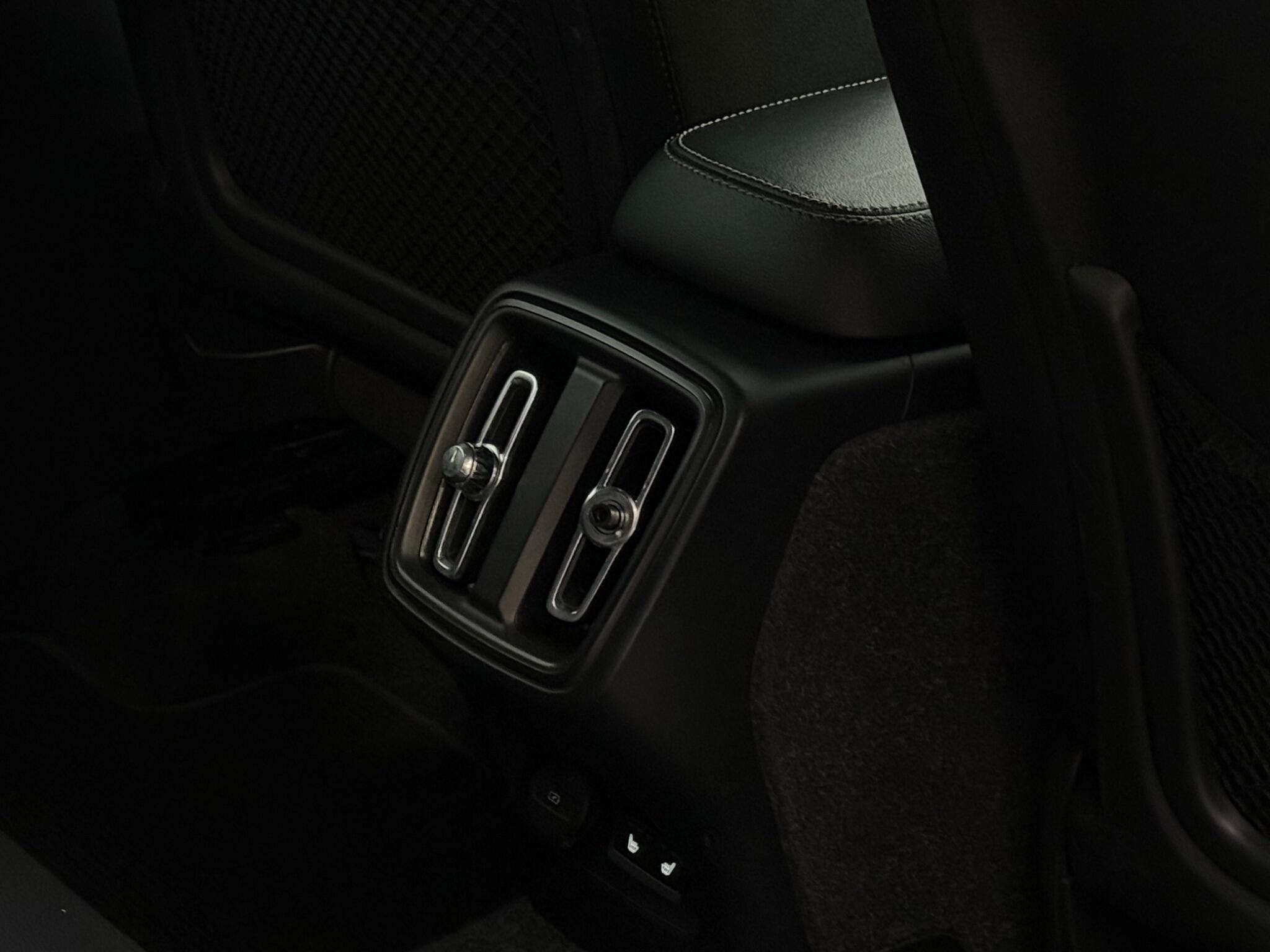 Volvo XC40 view 31