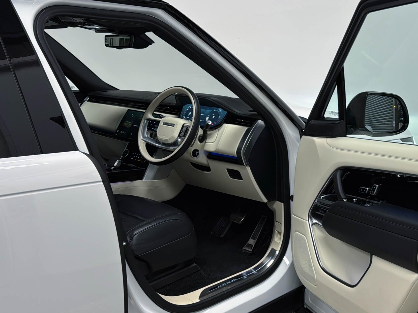 Land Rover Range Rover view 28