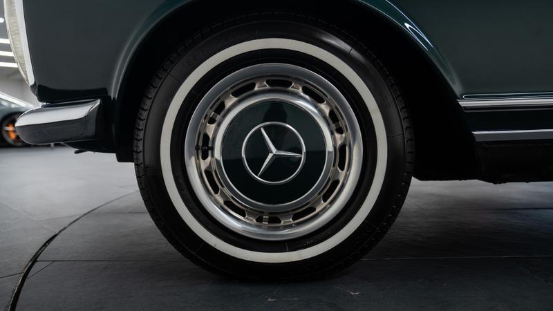 Mercedes-Benz SL view 20