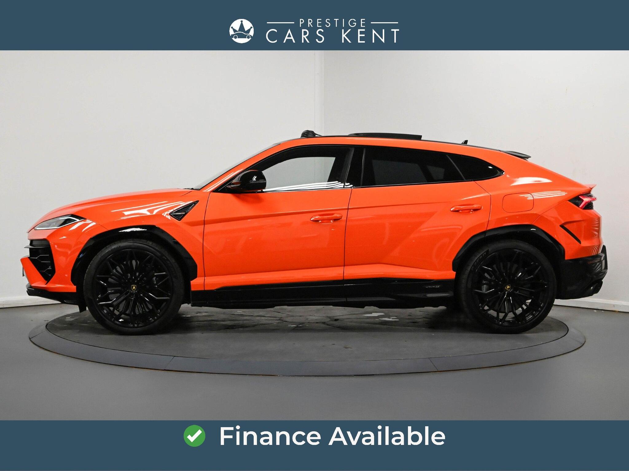 Lamborghini Urus view 4