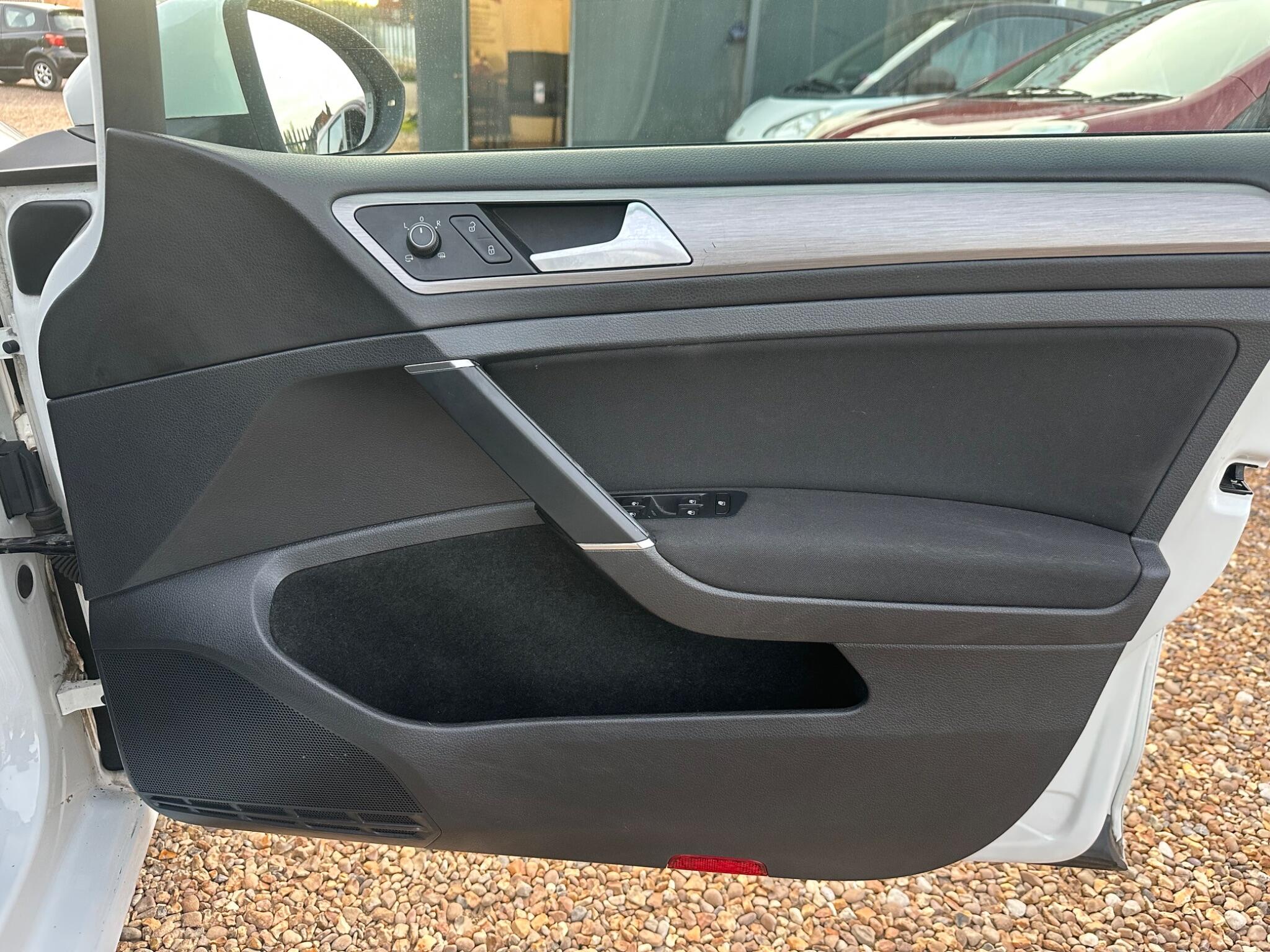Volkswagen Golf view 32