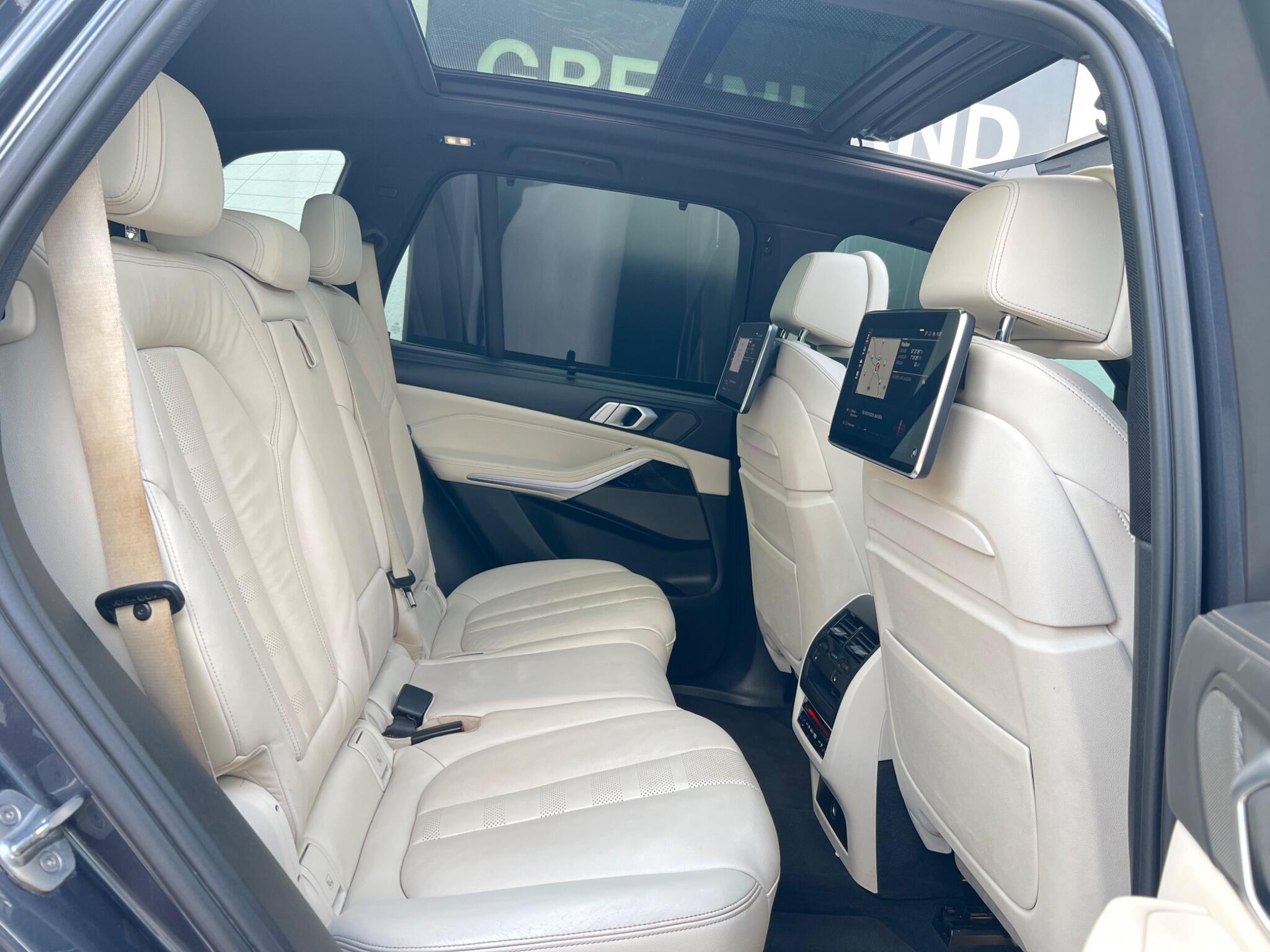 BMW X5 view 16