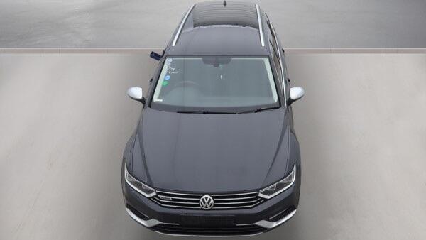 Volkswagen Passat view 7
