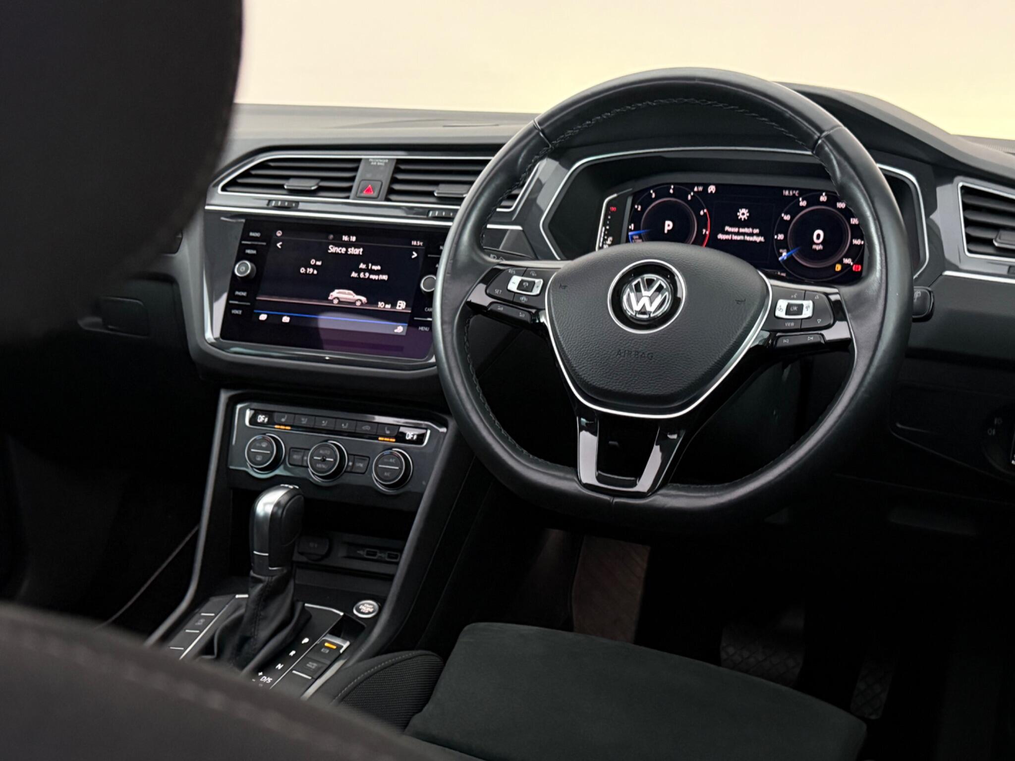 Volkswagen Tiguan view 12