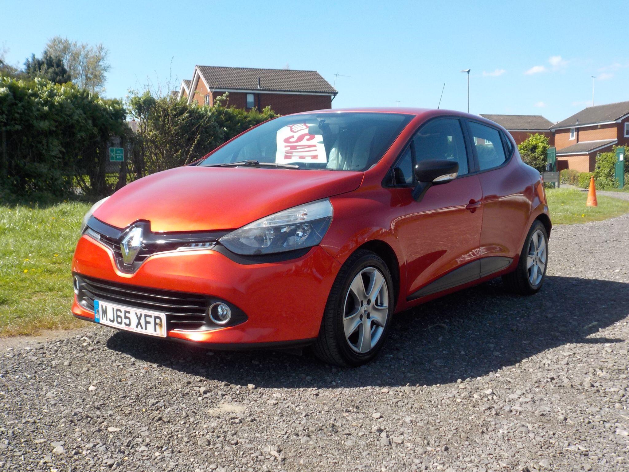 Renault Clio 0.9 TCe Play Euro 6 (s/s) 5dr