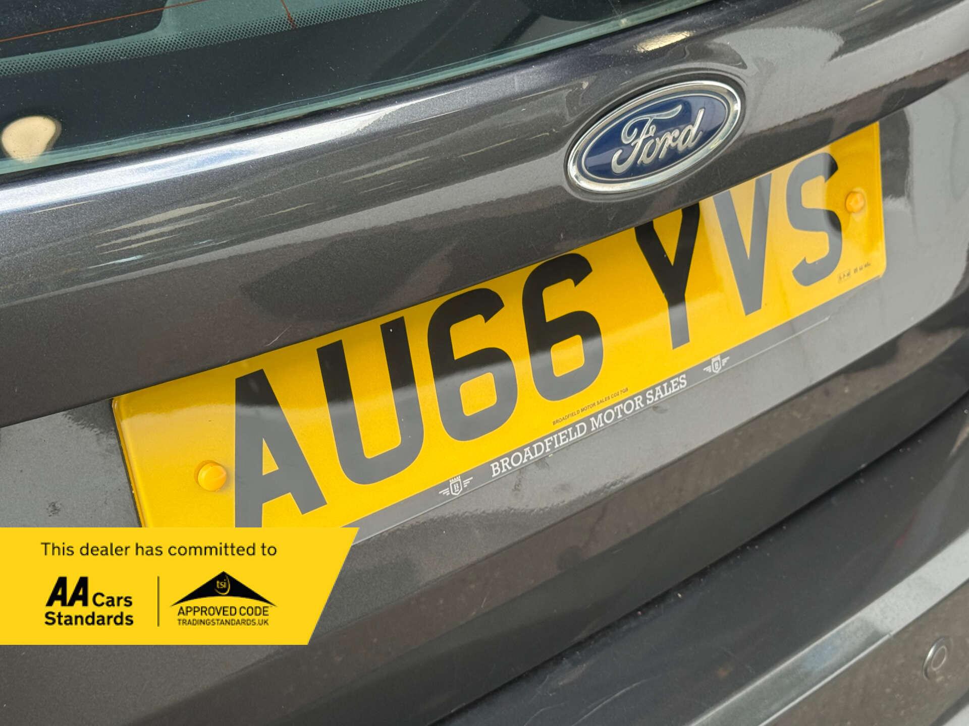 Ford Focus view 23
