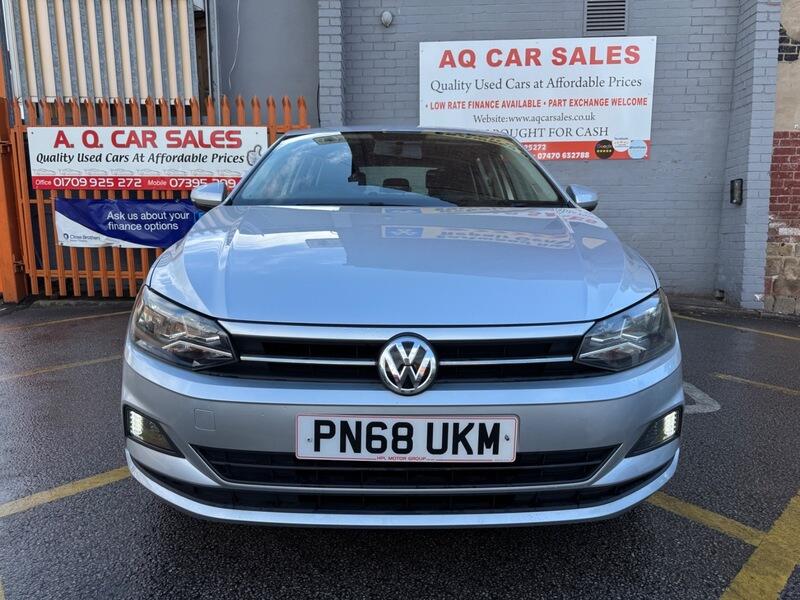Volkswagen Polo view 2