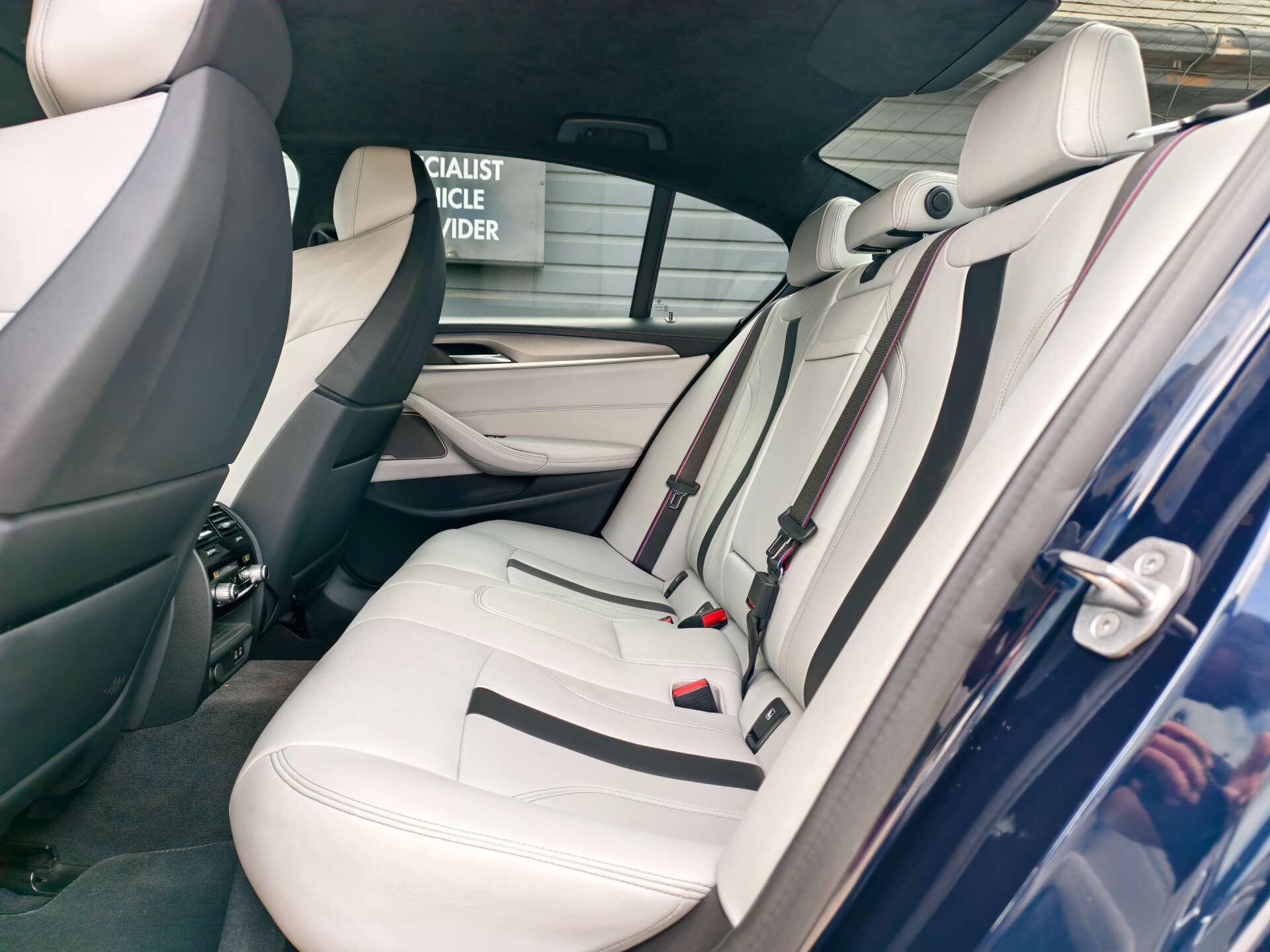 BMW M5 view 30